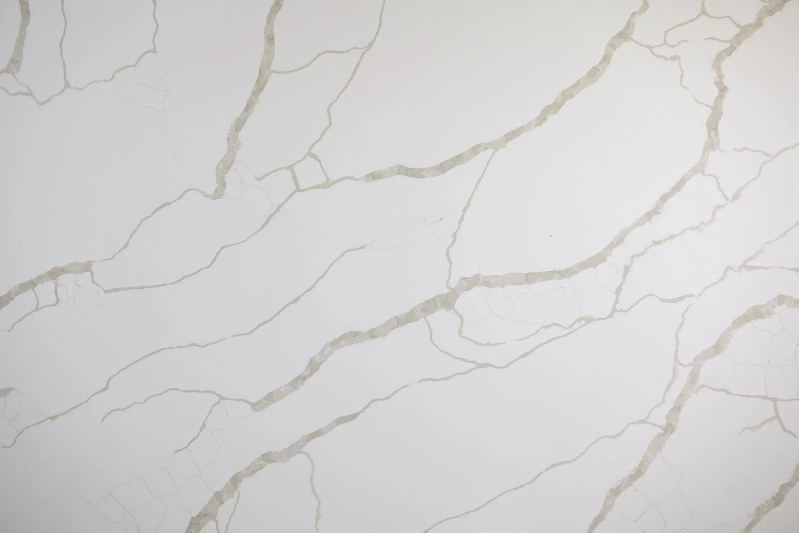 Calacatta Portofino quartz surface