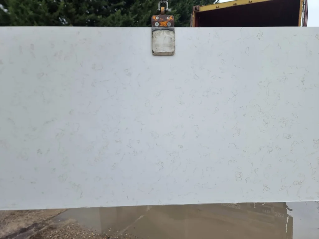 Gold Carrara – Orient Quartz Stone